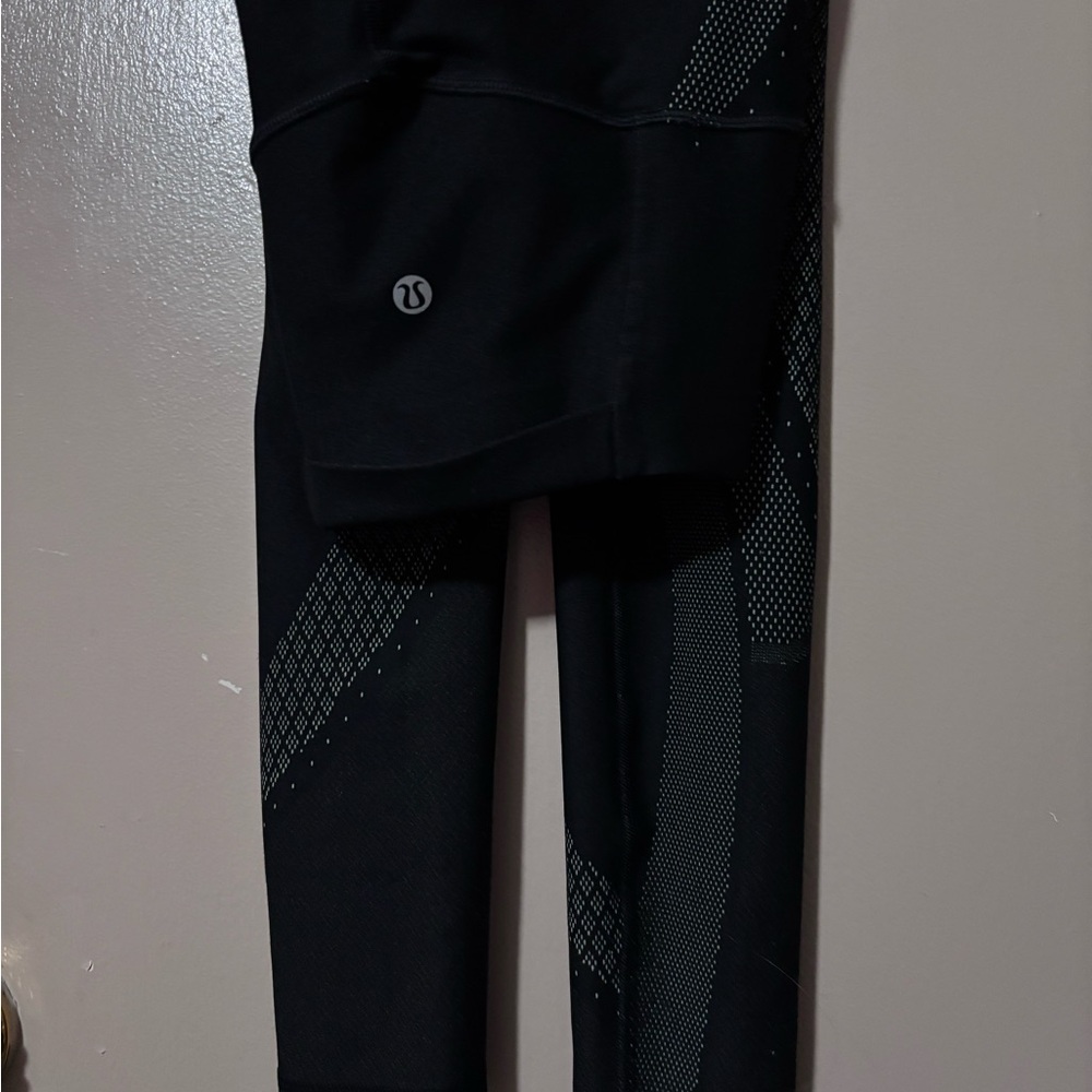 LULULEMON Mapped Out Sz4 Blk/ Green Tight Yoga Pants